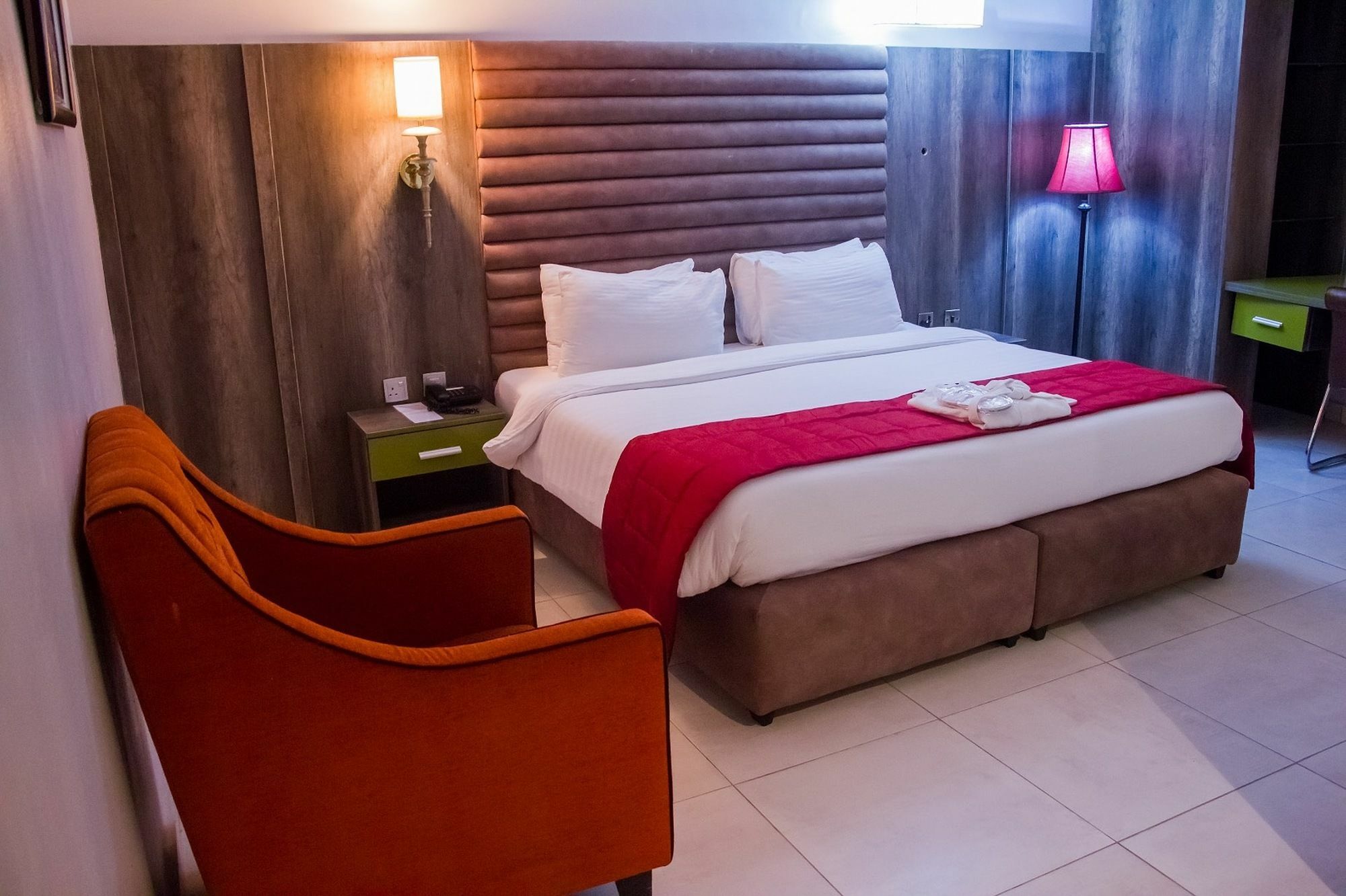 Glee Hotel Aliayabiagba エクステリア 写真