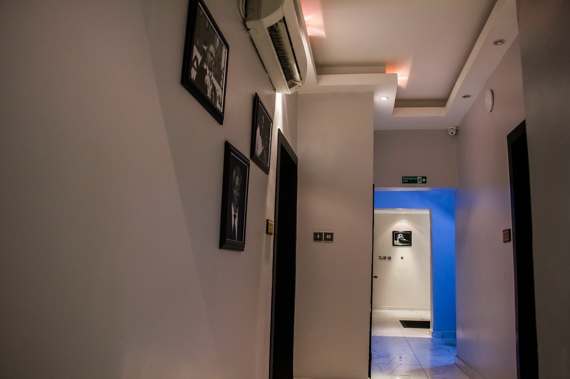 Glee Hotel Aliayabiagba エクステリア 写真