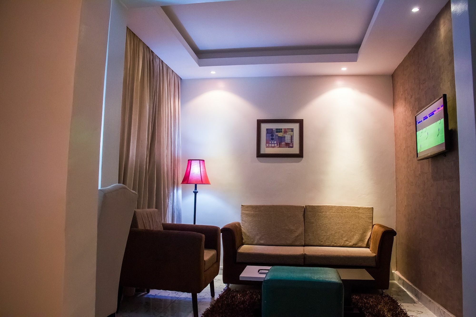 Glee Hotel Aliayabiagba エクステリア 写真
