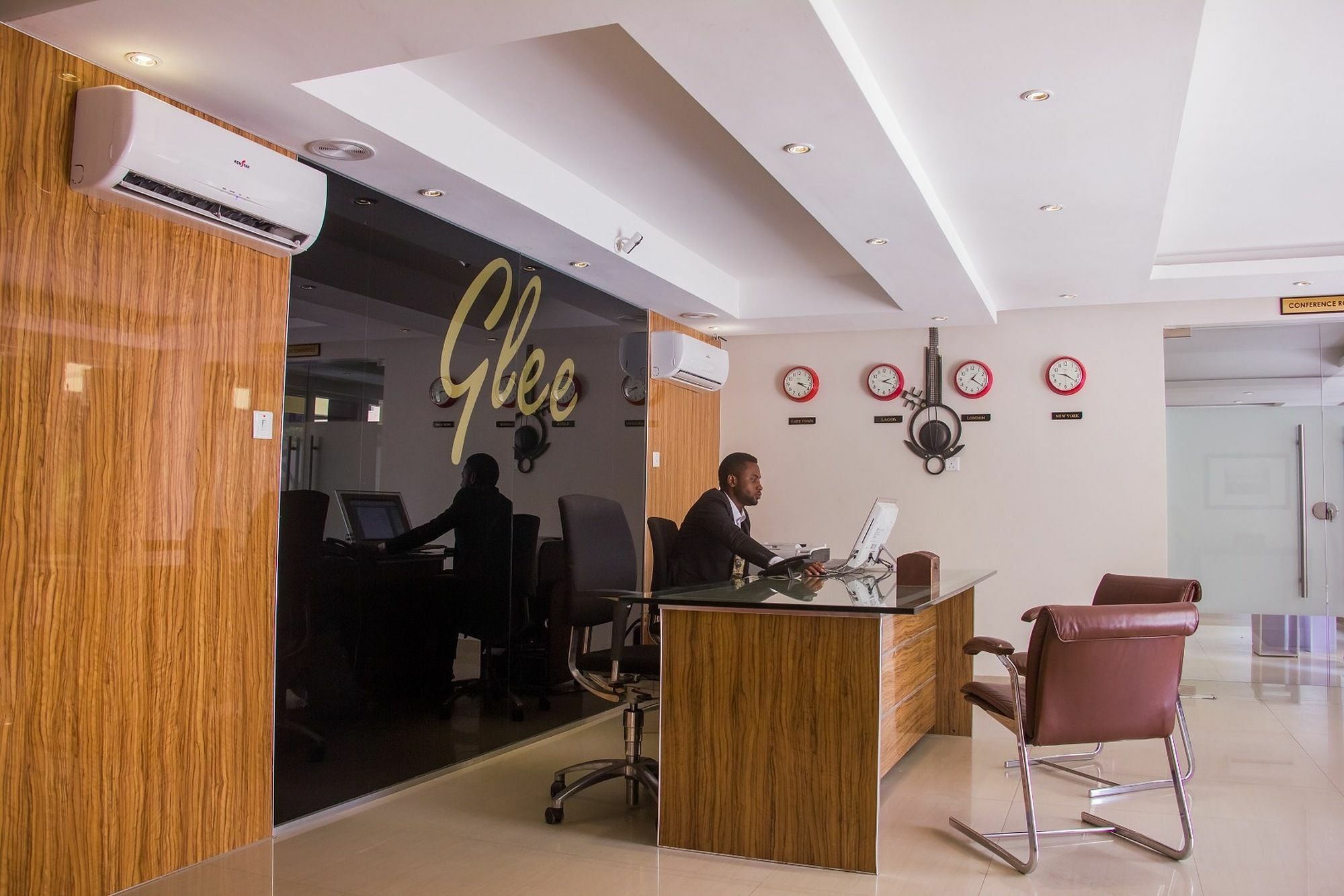 Glee Hotel Aliayabiagba エクステリア 写真