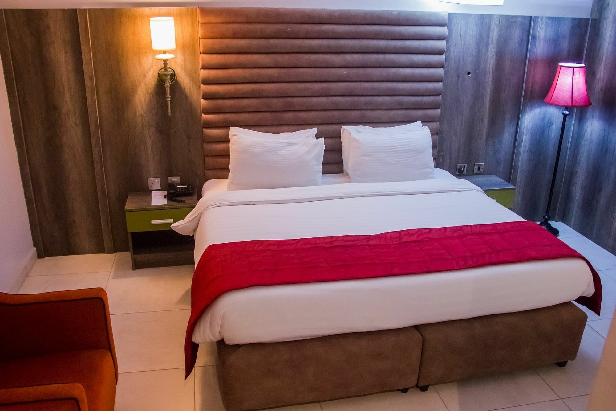 Glee Hotel Aliayabiagba エクステリア 写真